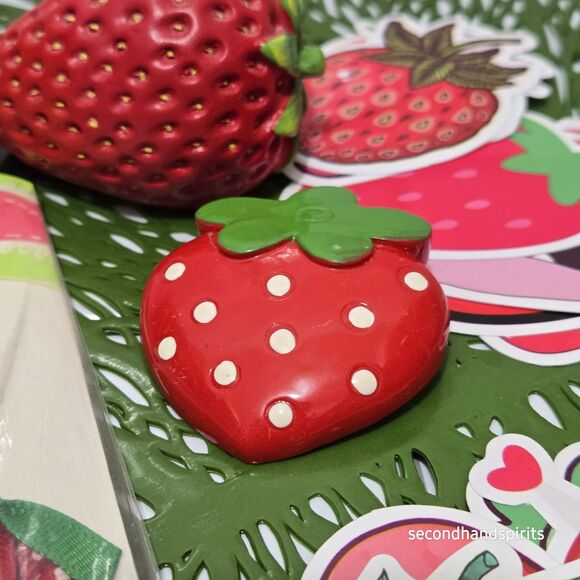 Strawberry Strawberries Themed Lot Stickers,Note Holder,pin and Ribbons. - Picture 5 of 10